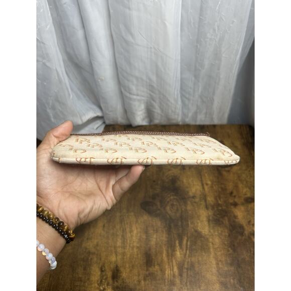 Vtg Y2K Dooney & Bourke Greta Logo Clutch Wristlet canvas leather Monogram Icon - Picture 8 of 11
